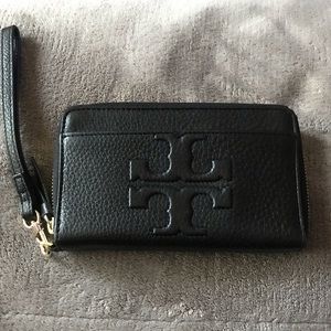 Tory Burch zip wallet